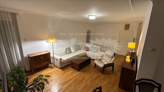 Lux stan 100m2, Slavija, blizina ambasada 