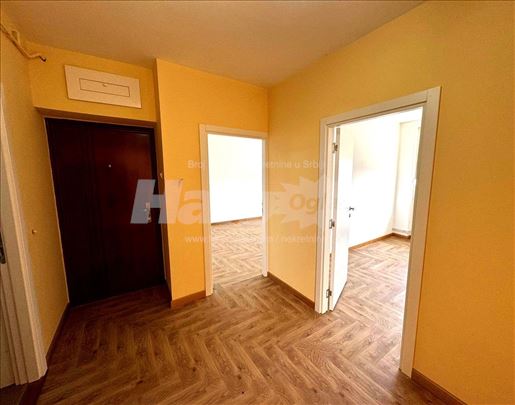 Na prodaju stan u Indjiji