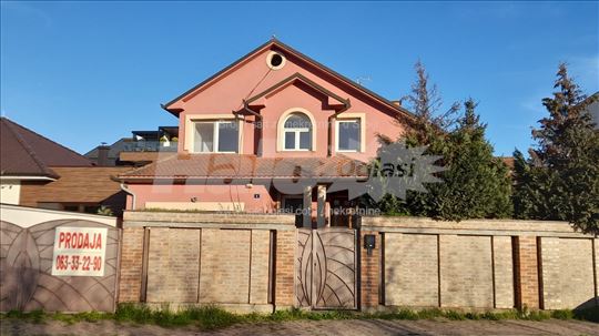 Na ulazu u Sremsku Kamenicu 5 minuta od Merkatora