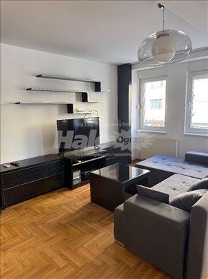 Prostran svetao stan kod Lidla(Donji Dorcol)