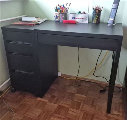 Radni sto sa fiokarem 