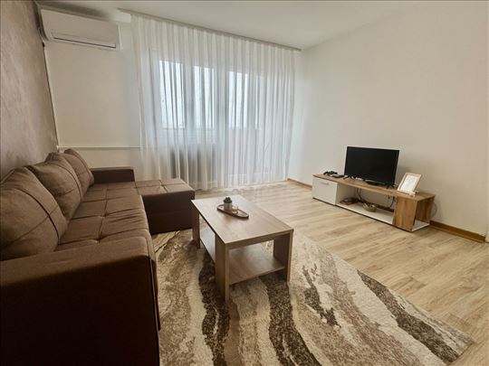 Sajam, renoviran, parking za stanare, ID 20141