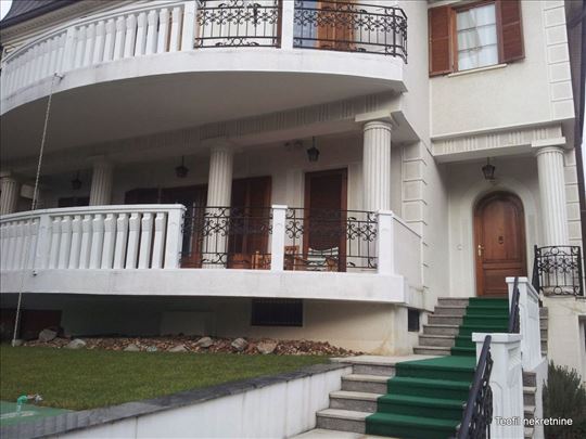 Senjak, Luksuzna vila, 550+80, 3 gar. mesta na 7a