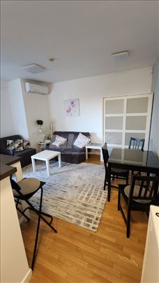 Trosoban stan u Zelenoj aveniji