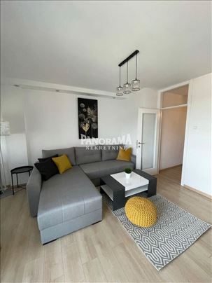 Blok 23 jednoiposoban sa terasom,namešten ID#3327