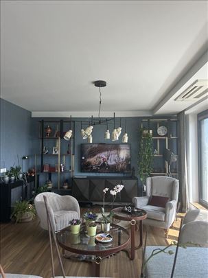 Dupleks stan pogodan za život ili preduzetništvo /