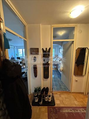 Dvosoban komforan stan Blok 45