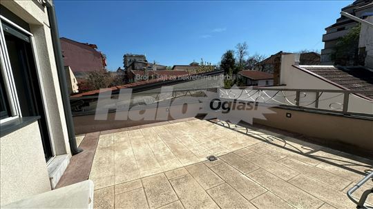 Izdaje se 1.5 stan sa velikom terasom – Zvezdara