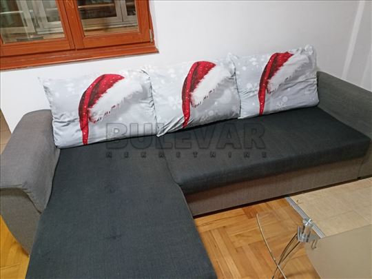 Izdaje se stan na Panteleju