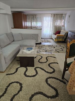 Jedinstvena ponuda- Izdaje se stan sa uracunatim t