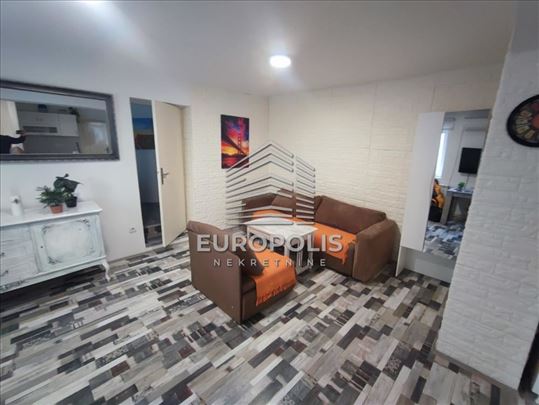 Jednoiposoban stan sa dvorištem ID#9293