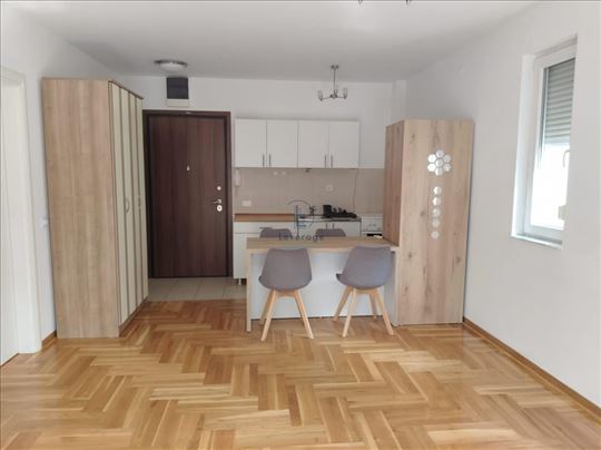 Lekino brdo, Miklošićeva, 40m2