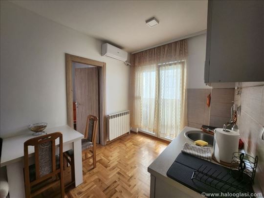 Lep stan, odlična lokacija