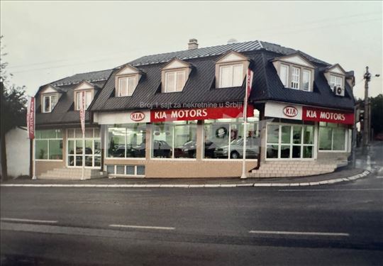 Lokal sa izlogom do ulice - svi troškovi uračunati