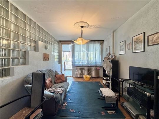 Medaković, stan+poslovni prostor ID#14702