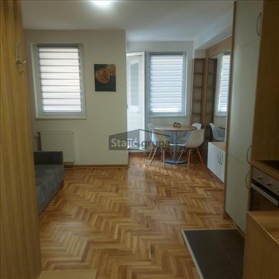 Moderan, namešten stan u novogradnji