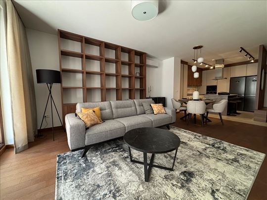 Moderan stan i parking mesto u novoj zgradi