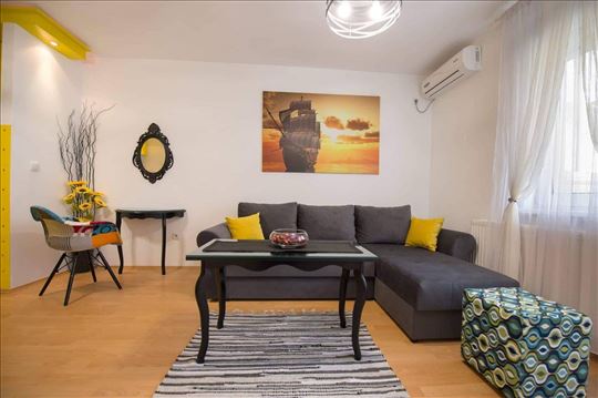 Namesten jednoiposoban stan Podbara, pet friendly