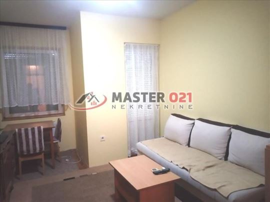 Nameštena garsonjera 22m2, terasa, klima