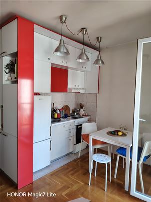  ODLIČAN, 26m2 uknjižen Bulevar-Cvetkova pijaca 