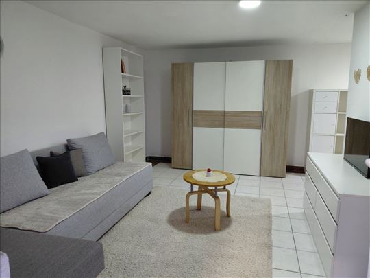 Prelep jednosoban stan-Socijalno