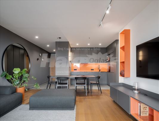 Premium Stan na Banovom Brdu