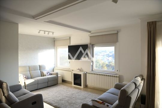 Prostran stan od 140 m² na Lekinom Brdu, Voždovac