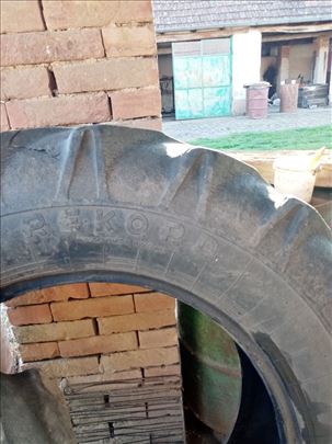 spoljne gume 14.9-28 r15