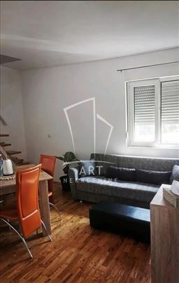 Uknjižen, namešten dupleks sa parking mestom ID#14