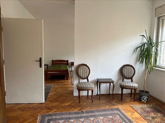 Vračar, Mileševska – dvosoban stan sa lođom, lift