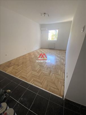 Dvoiposoban stan - 50m2 - Sajmište