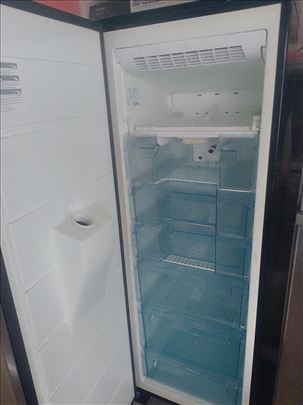 Elektrolux vertikalni zamrzivac 185cm