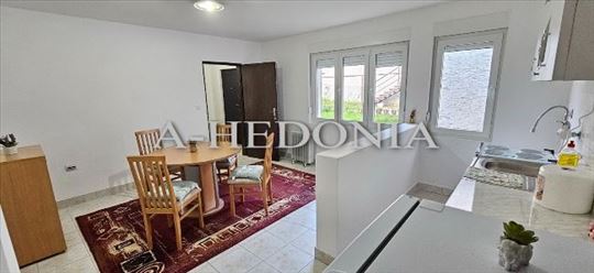 Gradska bolnica, izdavanje, 2.0, renoviran, prazan