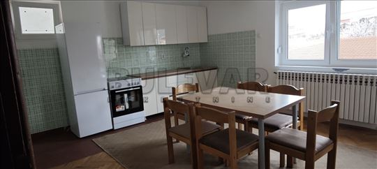 Izdaje se odličan stan u blizini PMF-a