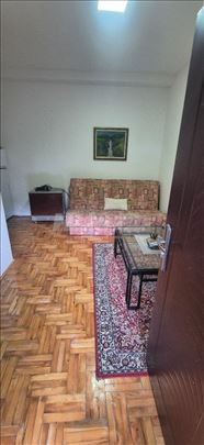 Izdajem 2 garsonjere na Vidokovačkoj padini