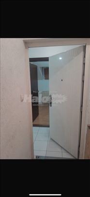 izdajem stan u Batajnici