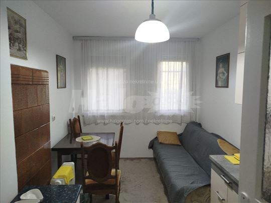 Izdavanje jednosobnog stana na Karaburmi