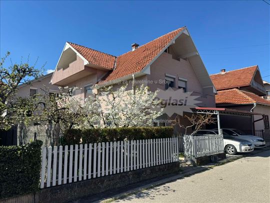 Kuća 220m2 - 1/1 - Nove instalacije - Miran kraj