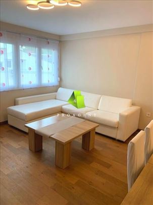 Lep troiposoban stan na Čairu ID#7917