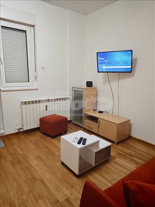 Lux stan sa dvorištem ,Višnjica