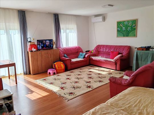 Obrenovac,Mala Moštanica,180m2.2 ter.,plac,garaža