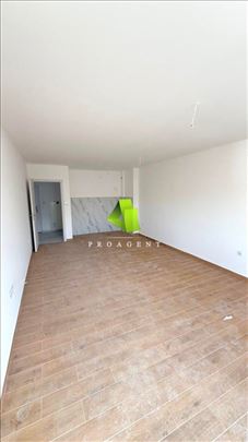 Odmah useljiv nov dvoiposoban stan na Panteleju ID