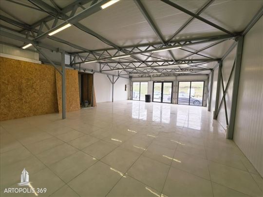 Posl. prostor, na Smed. putu, tri etaže, parking I