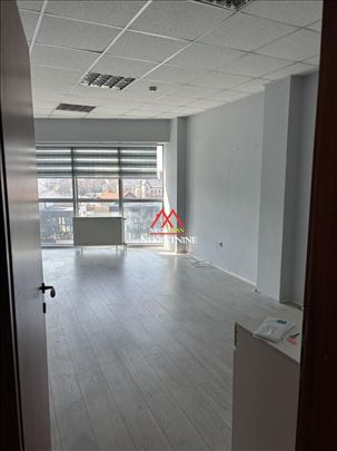 Poslovni prostor - 31m2 - Centar
