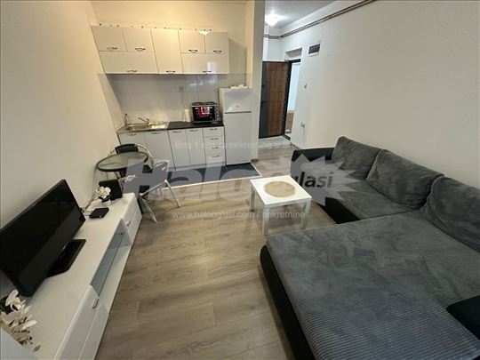 Renovirana garsonjera na Altini 28 m²