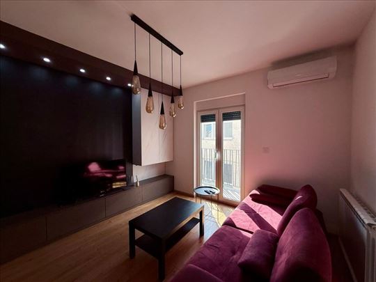 Šumatovačka, luksuzan dvoiposoban stan u novoj zgr