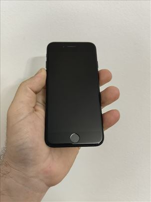 Iphone 7 128gb crni