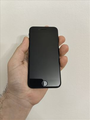 Iphone SE 2020 crni (2)