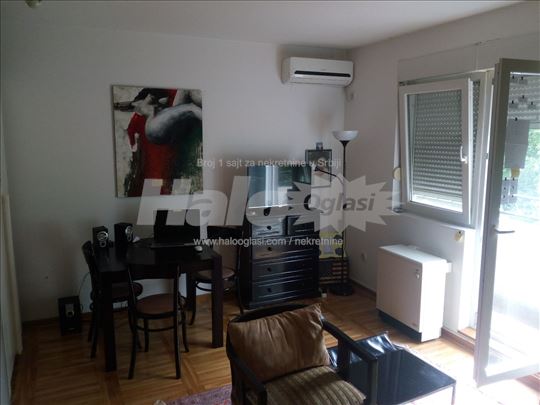 Izdaje se namesten stan na Zvezdari