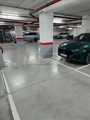 Izdajem garažno mesto, Trešnjin Cvet 11